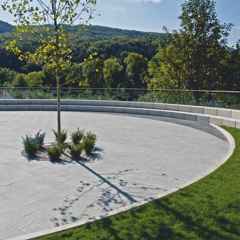 Dorfplatz Waldegg Wopfing Magnum Edelsplitt granitgrau Pflastersteine Friedl Steinwerke Dorfplatz Waldegg Wopfing Magnum Edelsplitt granitgrau Pflastersteine Friedl Steinwerke