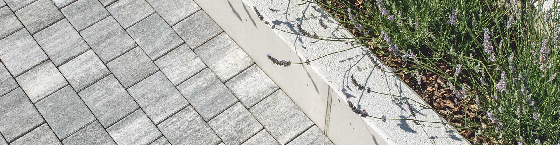 Einfahrt Nuavo granitgrau-schattiert Pflastersteine Friedl Steinwerke Einfahrt Nuavo granitgrau-schattiert Pflastersteine Friedl Steinwerke