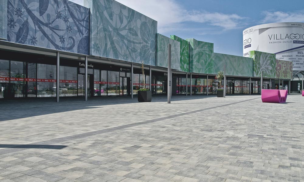 Piazza granitgrau-schattiert Friedl Steinwerke Piazza granitgrau-schattiert Friedl Steinwerke