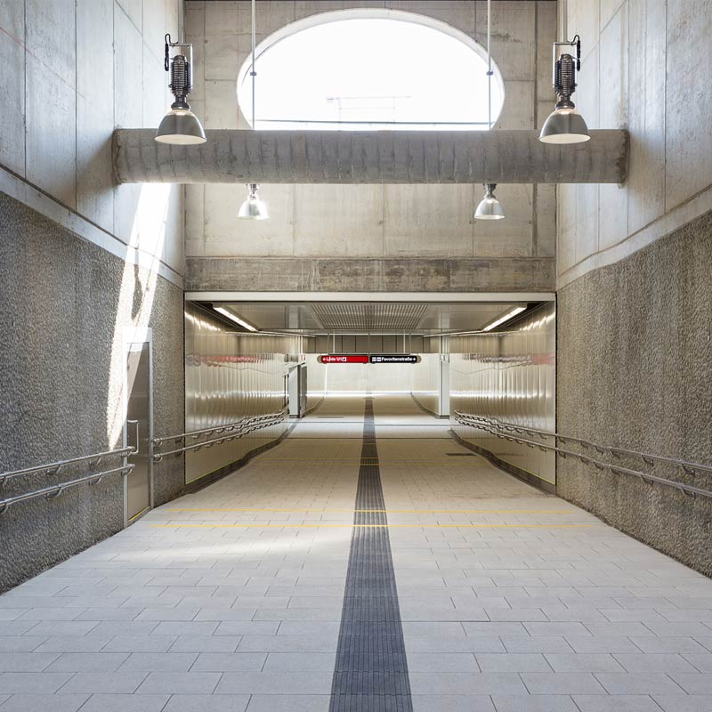 Wiener Linien U-Bahn Station Magnum Edelsplitt weiß-schwarz Pflastersteine Friedl Steinwerke