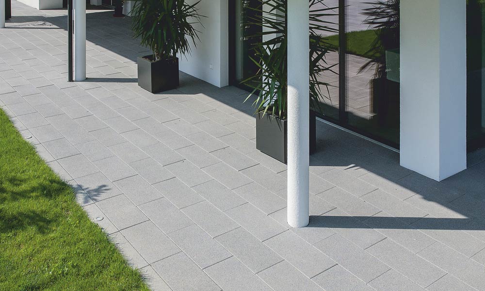 Largo Bodenplatte 59,8 x 29,8 x 5 cm Edelsplitt anthrazit Largo Bodenplatte 59,8 x 29,8 x 5 cm Edelsplitt anthrazit