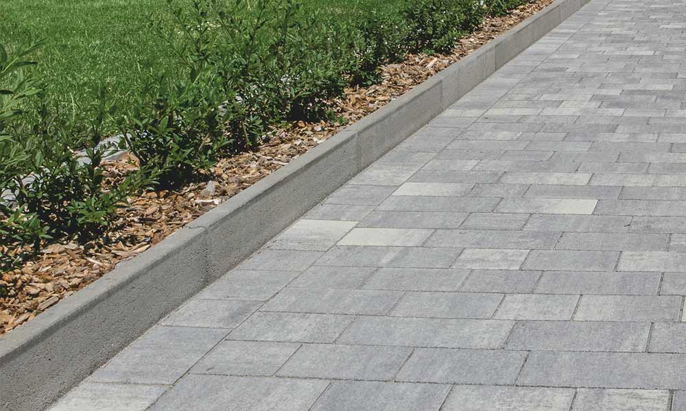 Raseneinfassungsstein grau Raseneinfassungsstein grau