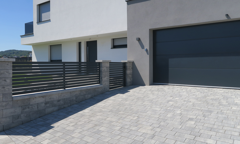 Arret B15 VG4 Kombipflaster granitgrau-schattiert kombiniert mit Classic Zaun- und Mauerstein granitgrau-schattiert Arret B15 VG4 Kombipflaster granitgrau-schattiert kombiniert mit Classic Zaun- und Mauerstein granitgrau-schattiert