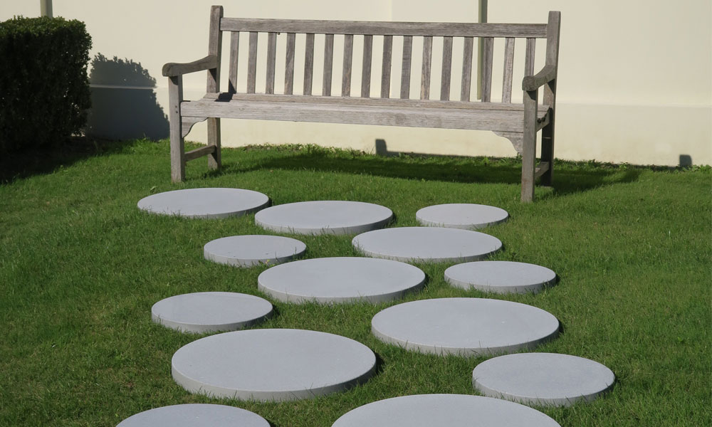Spot Trittplatten mit 40 cm und 60 cm Durchmesser kies Spot Trittplatten mit 40 cm und 60 cm Durchmesser kies
