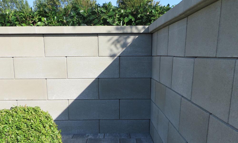 Standard Zaun- und Mauerstein grau