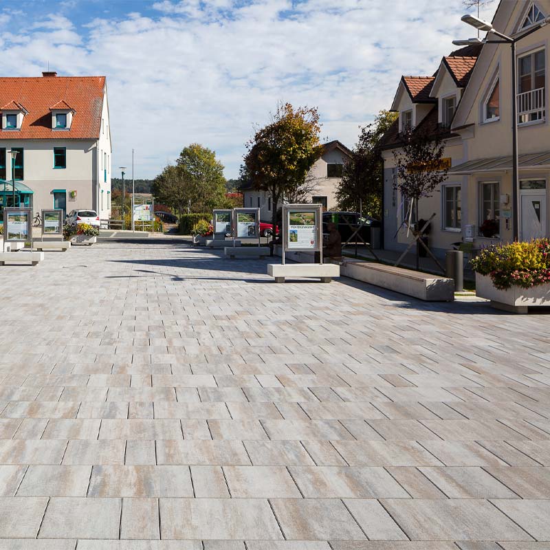 Gemeinde Bad Blumau Campus VG4 vulcano-schattiert Pflastersteine Friedl Steinwerke Gemeinde Bad Blumau Campus VG4 vulcano-schattiert Pflastersteine Friedl Steinwerke