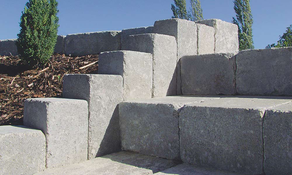  Palisade Grado grau als Stufeneinfassung und Blockstein Grado grau