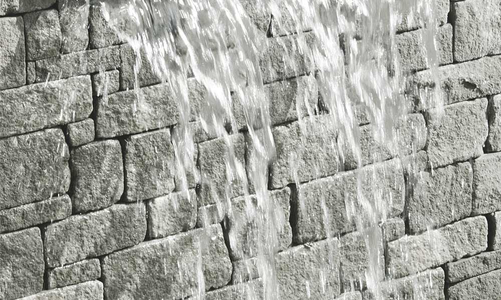 Mauerstein Gutshof MB24 bossiert 15 cm grau, im wilden Verband versetzt Mauerstein Gutshof MB24 bossiert 15 cm grau, im wilden Verband versetzt
