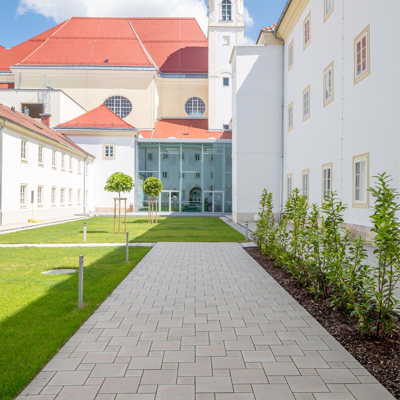 City Campus Wiener Neustadt Classic VG4 platin-dunkel grau Pflastersteine Friedl Steinwerke City Campus Wiener Neustadt Classic VG4 platin-dunkel grau Pflastersteine Friedl Steinwerke