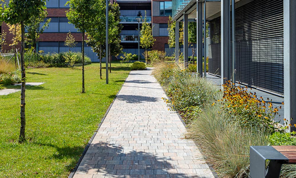 Bürokomplexe Piazza muschelkalk Pflastersteine Friedl Steinwerke Bürokomplexe Piazza muschelkalk Pflastersteine Friedl Steinwerke